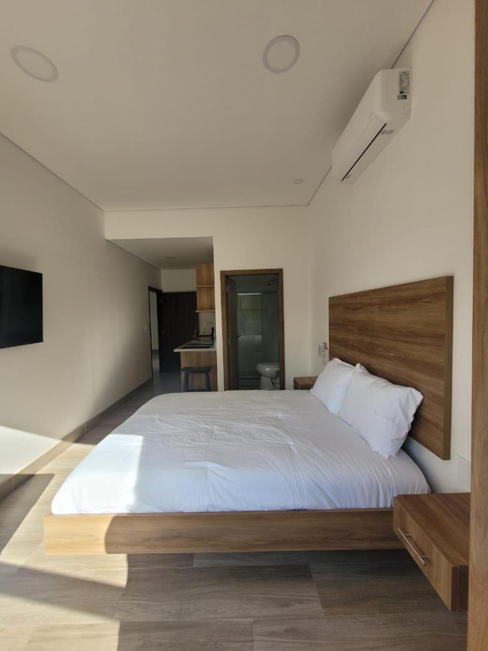 Hoteles CC Tijuana Buitenkant foto