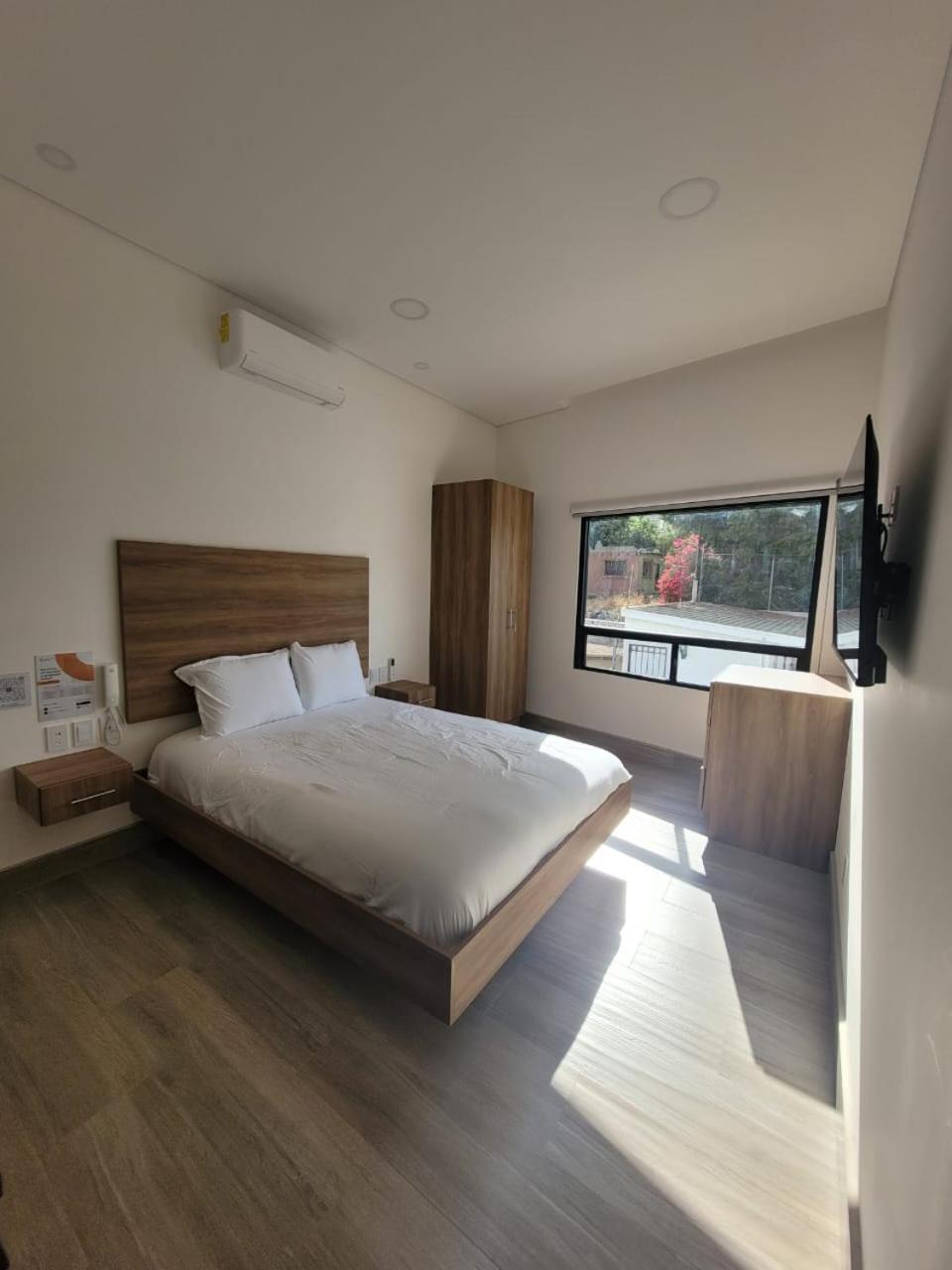 Hoteles CC Tijuana Buitenkant foto