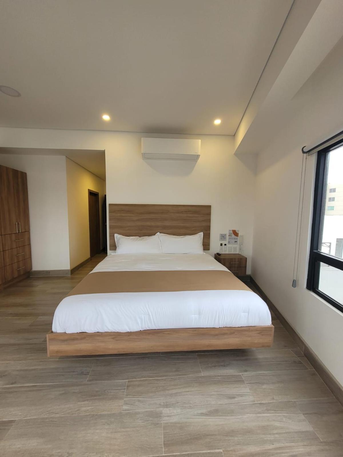 Hoteles CC Tijuana Buitenkant foto