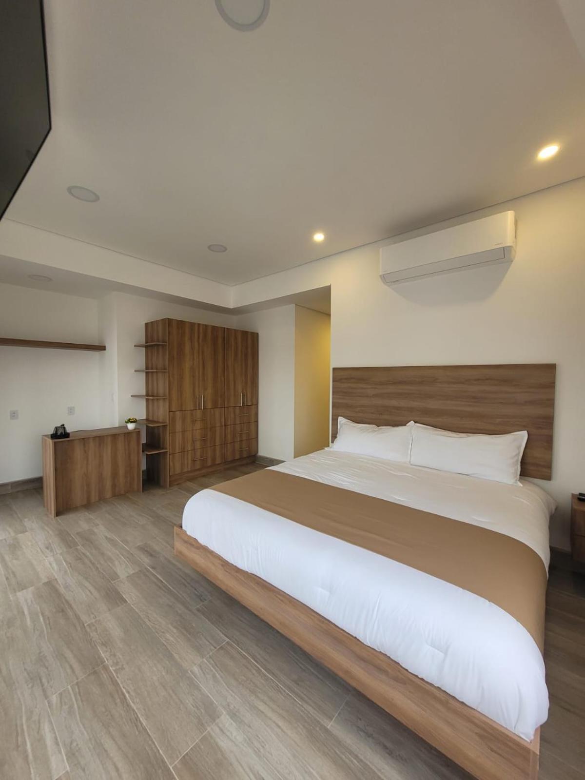 Hoteles CC Tijuana Buitenkant foto