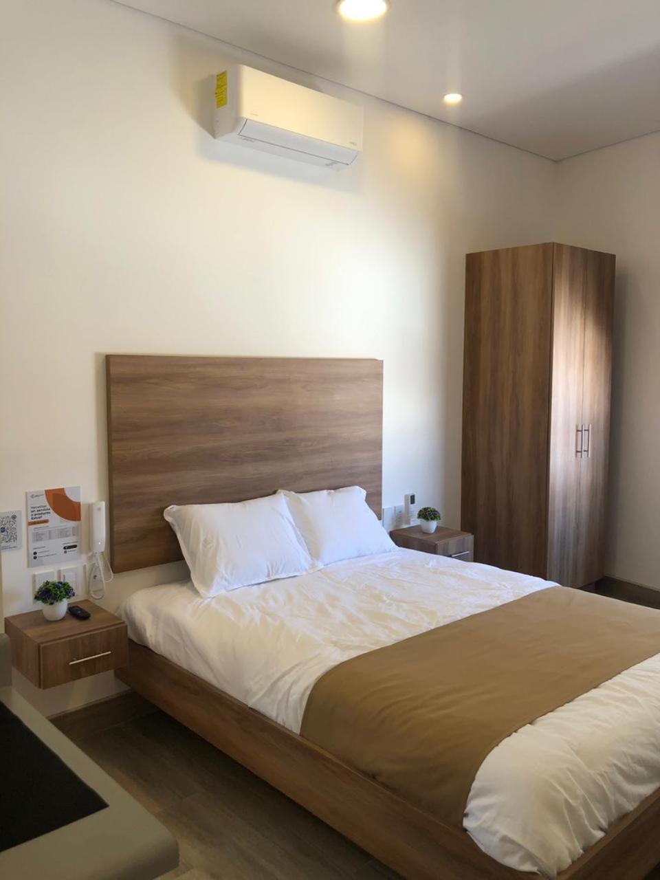 Hoteles CC Tijuana Buitenkant foto